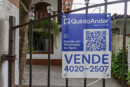 Casa à venda com 160m², 4 quartos e 4 vagas Casa à venda com 160m², 4 quartos e 4 vagasPlaca