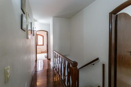 Casa à venda com 160m², 4 quartos e 4 vagas Casa à venda com 160m², 4 quartos e 4 vagasCorredor