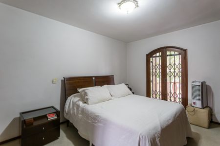 Casa à venda com 160m², 4 quartos e 4 vagas Casa à venda com 160m², 4 quartos e 4 vagasSuíte 2
