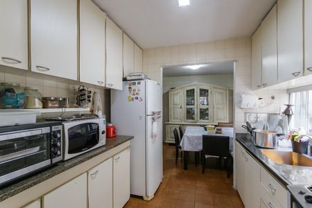 Casa à venda com 160m², 4 quartos e 4 vagas Casa à venda com 160m², 4 quartos e 4 vagasCozinha