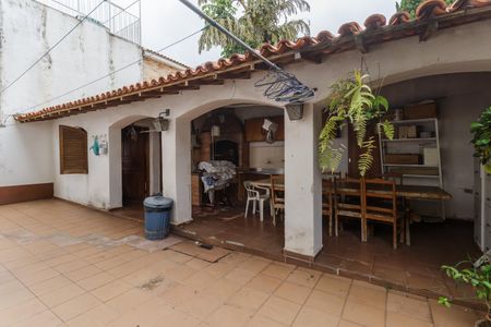 Casa à venda com 160m², 4 quartos e 4 vagas Casa à venda com 160m², 4 quartos e 4 vagasQuintal
