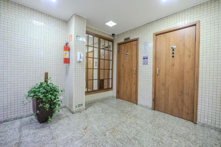 Apartamento à venda com 65m², 2 quartos e 1 vaga Apartamento à venda com 65m², 2 quartos e 1 vagaHall de entrada