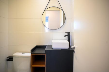 Apartamento à venda com 42m², 2 quartos e 1 vaga Apartamento à venda com 42m², 2 quartos e 1 vagaBanheiro