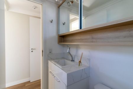 Apartamento à venda com 76m², 3 quartos e 2 vagas Apartamento à venda com 76m², 3 quartos e 2 vagasBanheiro da Suíte