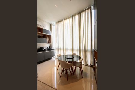 Apartamento para alugar com 77m², 2 quartos e 2 vagas Apartamento para alugar com 77m², 2 quartos e 2 vagasSala