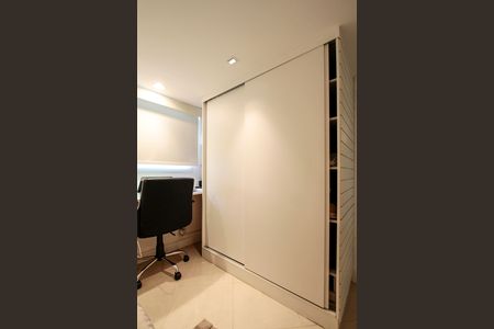 Apartamento para alugar com 77m², 2 quartos e 2 vagas Apartamento para alugar com 77m², 2 quartos e 2 vagasQuarto 2