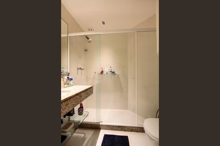 Apartamento para alugar com 77m², 2 quartos e 2 vagas Apartamento para alugar com 77m², 2 quartos e 2 vagasBanheiro Quarto 1 suíte
