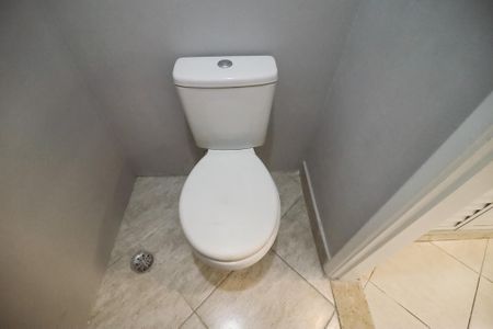 Casa para alugar com 90m², 2 quartos e sem vaga Casa para alugar com 90m², 2 quartos e sem vagaBanheiro de serviço