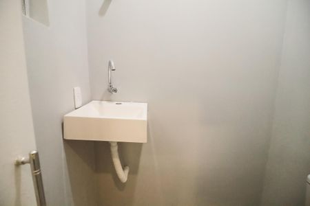 Casa para alugar com 90m², 2 quartos e sem vaga Casa para alugar com 90m², 2 quartos e sem vagaBanheiro de serviço