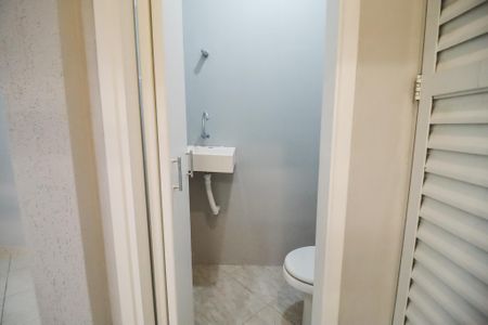Casa para alugar com 90m², 2 quartos e sem vaga Casa para alugar com 90m², 2 quartos e sem vagaBanheiro de serviço