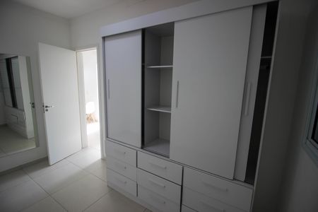 Apartamento para alugar com 47m², 2 quartos e 2 vagas Apartamento para alugar com 47m², 2 quartos e 2 vagasQuarto