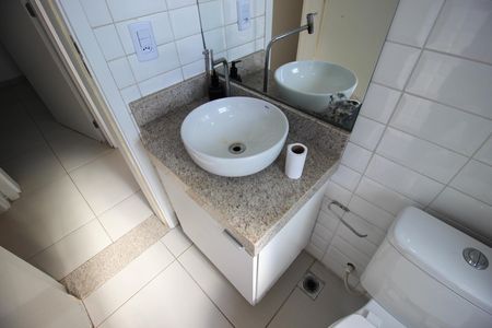 Apartamento para alugar com 47m², 2 quartos e 2 vagas Apartamento para alugar com 47m², 2 quartos e 2 vagasBanheiro