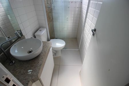 Apartamento para alugar com 47m², 2 quartos e 2 vagas Apartamento para alugar com 47m², 2 quartos e 2 vagasBanheiro