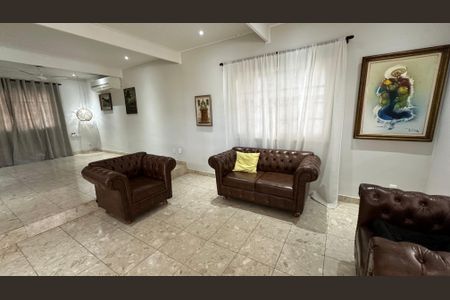 Casa de condomínio para alugar com 120m², 4 quartos e 5 vagasSala