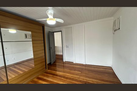 Casa de condomínio para alugar com 120m², 4 quartos e 5 vagasQuarto 2