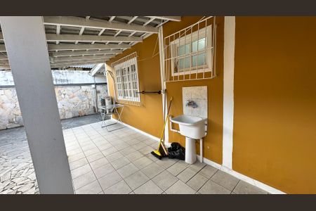 Casa de condomínio para alugar com 120m², 4 quartos e 5 vagasÁrea de Serviço