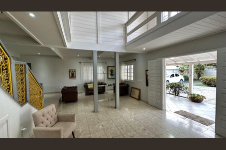 Casa de condomínio para alugar com 120m², 4 quartos e 5 vagasSala