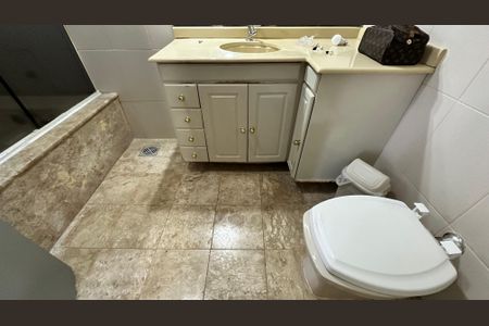 Casa de condomínio para alugar com 120m², 4 quartos e 5 vagasBanheiro Suíte