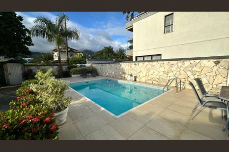 Casa de condomínio para alugar com 120m², 4 quartos e 5 vagasÁrea comum - Piscina