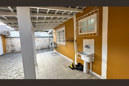Casa de condomínio para alugar com 120m², 4 quartos e 5 vagasÁrea de Serviço