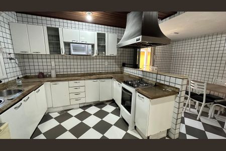 Casa de condomínio para alugar com 120m², 4 quartos e 5 vagasCozinha