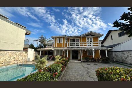 Casa de condomínio para alugar com 120m², 4 quartos e 5 vagasFachada