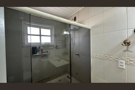 Casa de condomínio para alugar com 120m², 4 quartos e 5 vagasBanheiro Suíte