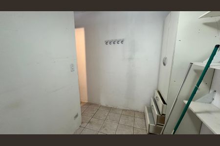 Casa de condomínio para alugar com 120m², 4 quartos e 5 vagasQuarto de Serviço