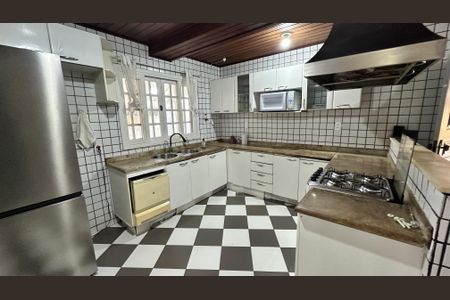 Casa de condomínio para alugar com 120m², 4 quartos e 5 vagasCozinha