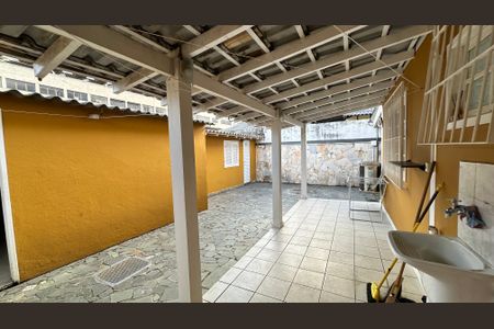 Casa de condomínio para alugar com 120m², 4 quartos e 5 vagasÁrea de Serviço