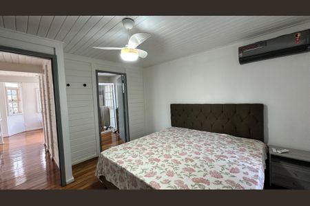 Casa de condomínio para alugar com 120m², 4 quartos e 5 vagasSuíte