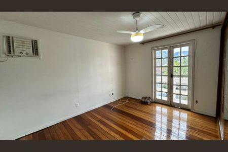 Casa de condomínio para alugar com 120m², 4 quartos e 5 vagasQuarto 2