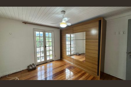Casa de condomínio para alugar com 120m², 4 quartos e 5 vagasQuarto 2