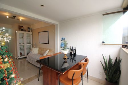 Apartamento à venda com 70m², 3 quartos e 1 vagaSala