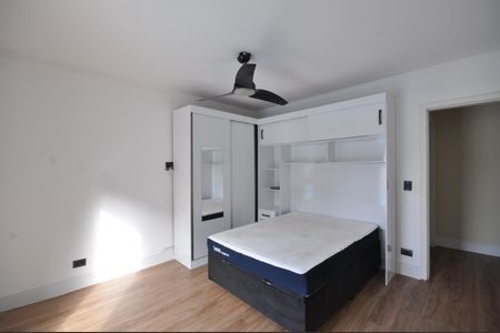Quarto 2 de casa para alugar com 3 quartos, 800m² em Vila Albertina, São Paulo