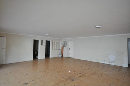 Garagem de casa para alugar com 3 quartos, 800m² em Vila Albertina, São Paulo