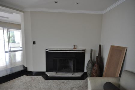 Casa para alugar com 800m², 3 quartos e 4 vagasSala de TV