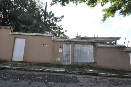 Casa para alugar com 800m², 3 quartos e 4 vagasFachada