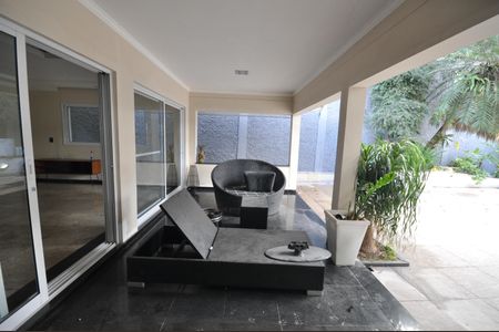 Casa para alugar com 800m², 3 quartos e 4 vagasEspaço convivência