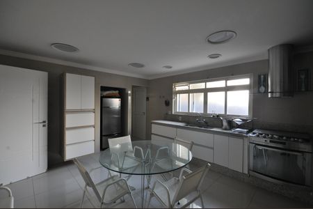 Cozinha de casa para alugar com 3 quartos, 800m² em Vila Albertina, São Paulo