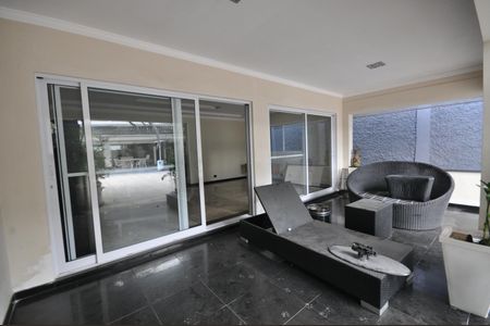 Casa para alugar com 800m², 3 quartos e 4 vagasEspaço convivência