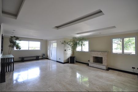 Casa para alugar com 800m², 3 quartos e 4 vagasSala