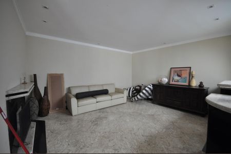 Casa para alugar com 800m², 3 quartos e 4 vagasSala de TV