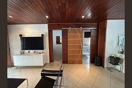 Sala de casa para alugar com 3 quartos, 450m² em Madureira, Rio de Janeiro