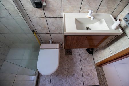 Banheiro social de apartamento para alugar com 2 quartos, 70m² em Irajá, Rio de Janeiro