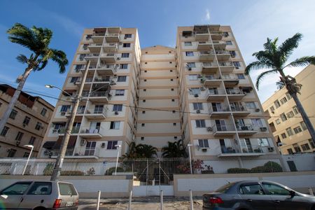 Fachada de apartamento para alugar com 2 quartos, 70m² em Irajá, Rio de Janeiro