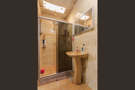 Casa à venda com 121m², 2 quartos e 1 vagaBanheiro