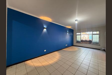 Casa para alugar com 200m², 3 quartos e 3 vagasSala