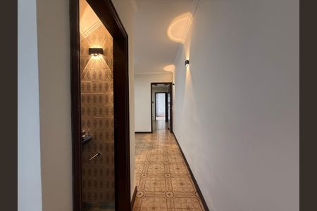 Casa para alugar com 200m², 3 quartos e 3 vagasCorredor