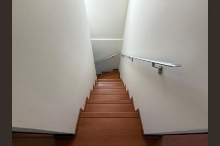 Casa para alugar com 200m², 3 quartos e 3 vagasEscada